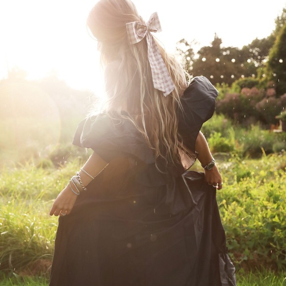 PRICE FIRM! LoveShackFancy BNWT Lorna Bow Barrette - Picture 2 of 8